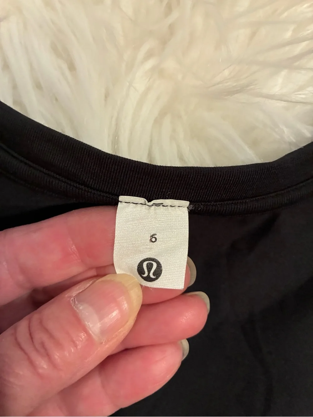 Lululemon Back in Action Long Sleeve Vneck w/Trim Black Sz 6 Cotton LW3HTWS